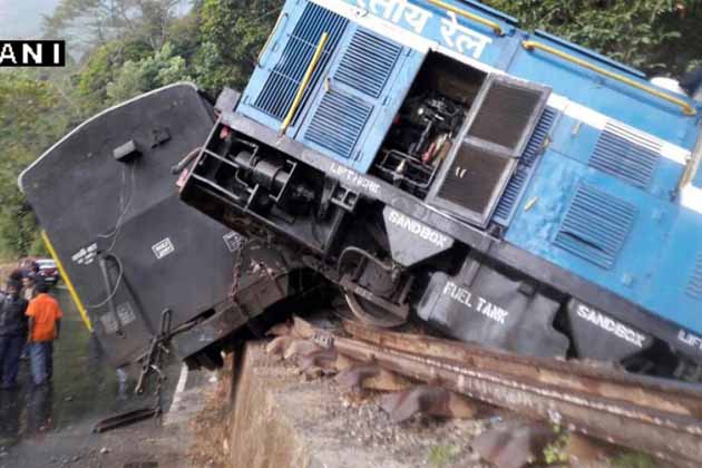 darjiling-train-accident