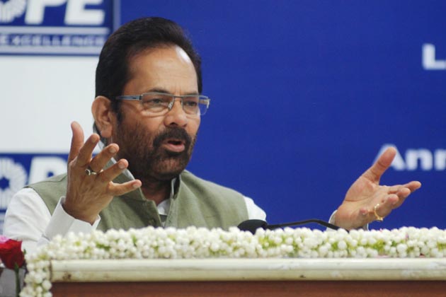 NEW DELHI, SEP 27 (UNI):- MoS for Minority Affairs (I/C) and Parliamentary Affairs Mukhtar Abbas Naqvi addressing inaugural session ot the Annual Conference of State Channelising Agencies, in New Delhi on Tuesday. UNI PHOTO-15U