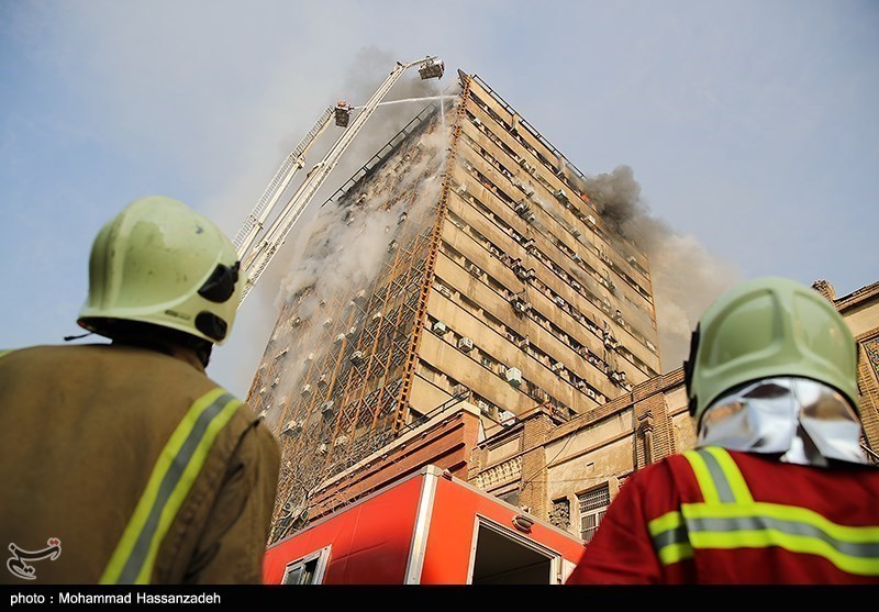 ایران کے دارالحکومت تہران میں آتشزدگی کے بعد عمارت منہدم، 30 افراد ہلاک