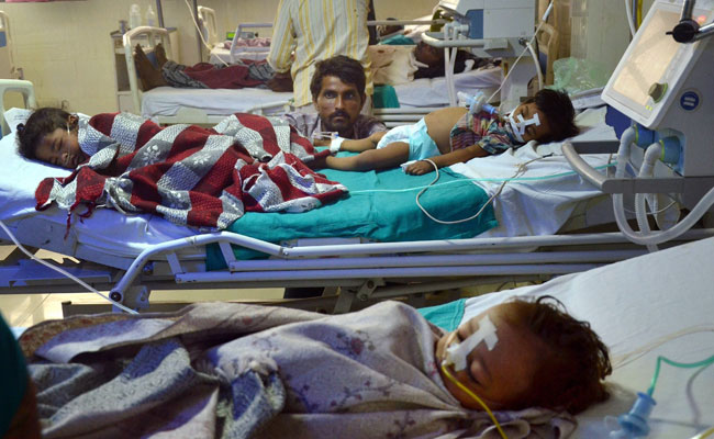 गोरखपुर के बीआरडी अस्पताल में 48 घंटों में 36 बच्चों की मौत