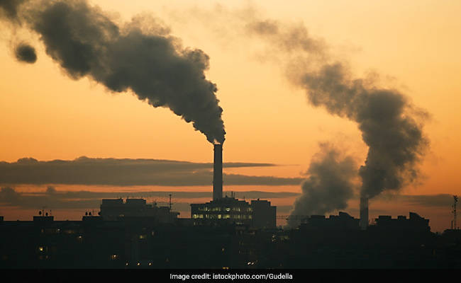 संयुक्त राष्ट्र ने कहा कि वातावरण में कार्बन डाई ऑक्साइड का स्तर रिकॉर्ड ऊंचाई पर