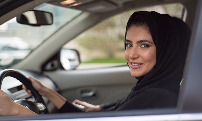 سعودی عرب میں خواتین ڈرائیروں کی بھرتی شروع