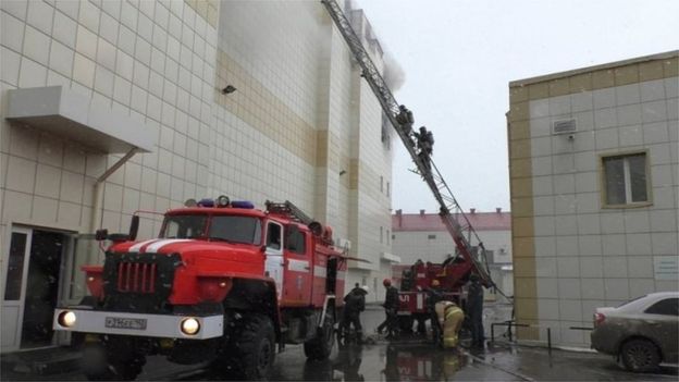 रूस: शॉपिंग सेंटर में भीषण आग, कम से कम 37 की मौत- 50 से अधिक लापता