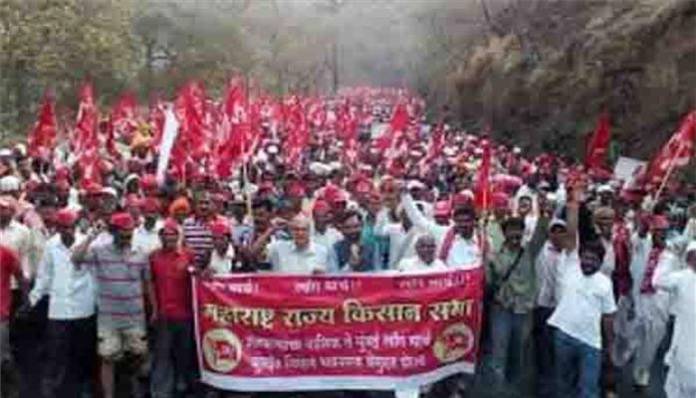 महाराष्ट्र : सरकार की नीतियों के विरोध में किसानों का मार्च