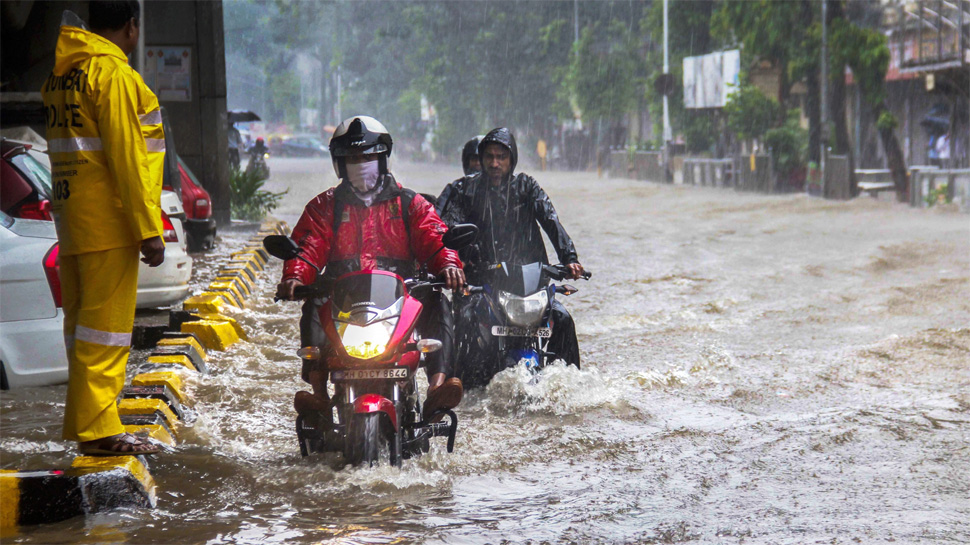 मुंबई में आज मुसीबत की बारिश