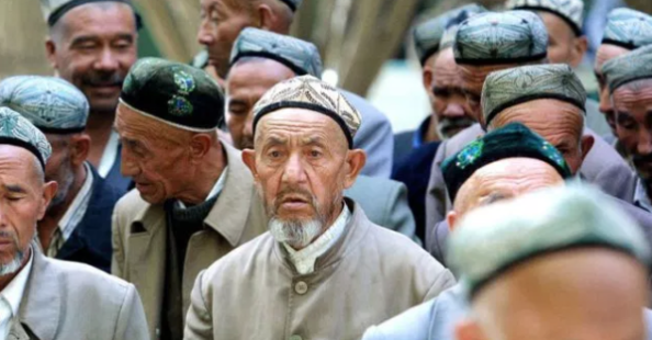 मुसलमानों पर नज़र रखने के लिए दरवाजे पर ‘QR कोड’ सिस्टम इंस्टॉल कर रहा है चीन!