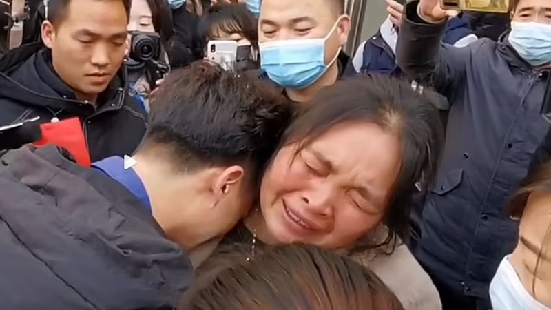 चीन में 33 साल पहले किडनैप बच्चे ने अपनी मां को तलाशा