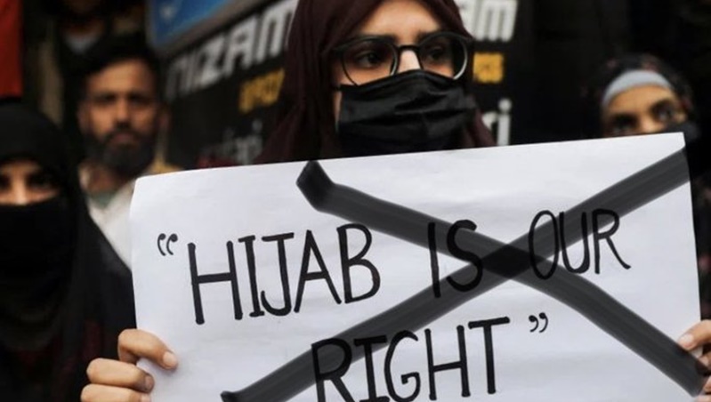 हिजाब फैसले पर एएमयू से उठी विरोध की आवाज़