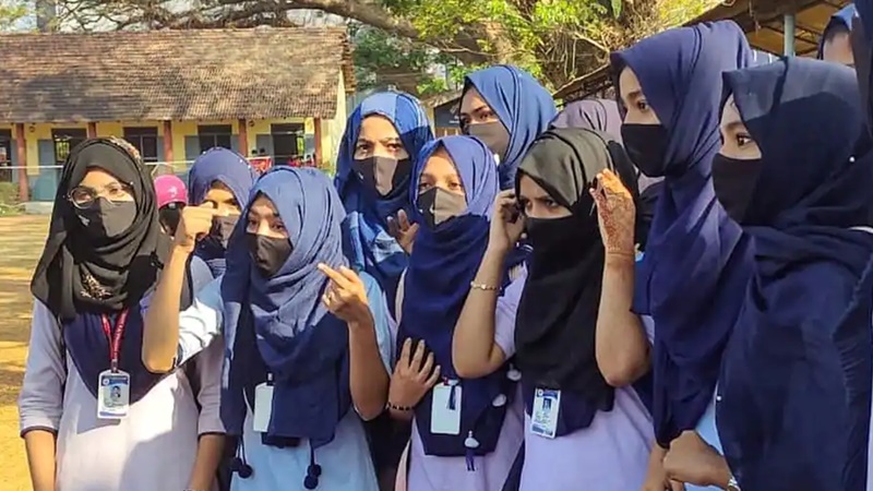 कर्नाटक हिजाब प्रदर्शन के कारण परीक्षा छोड़ने वाले बच्चों को मिलेगा एग्जाम देने का दूसरा अवसर