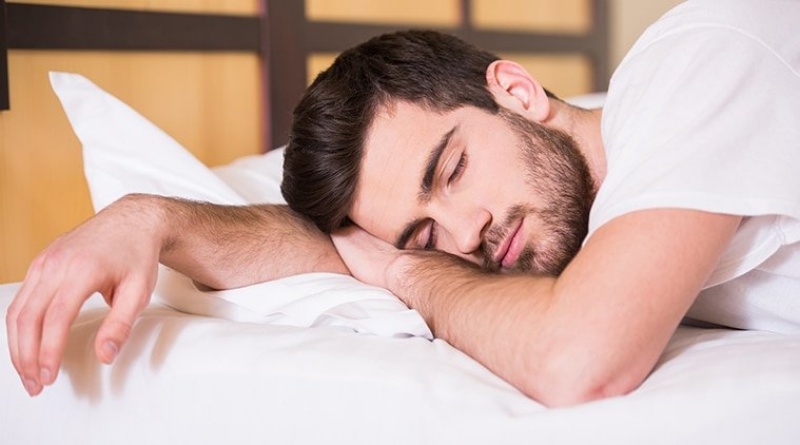 नींद की कमी से हमारे शरीर पर क्या प्रभाव पड़ता है