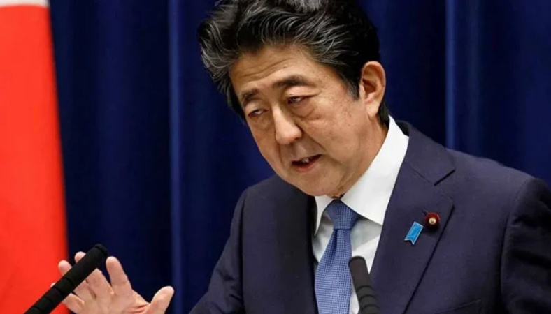 जापान के पूर्व प्रधानमंत्री शिंजो आबे क़ातिलाना हमले में ज़ख़्मी