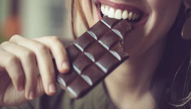 डार्क चॉकलेट आपकी सेहत के लिए अच्छी होती है