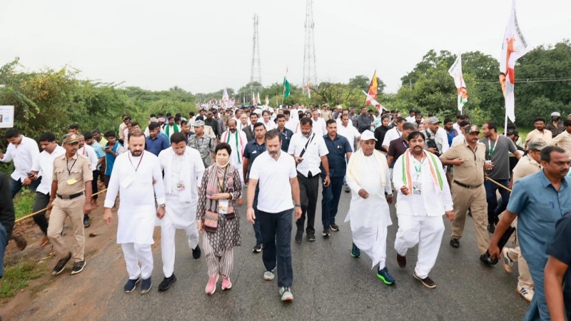 भारत जोड़ो यात्रा के 36वें दिन राहुल गांधी ने बोमागोंडानाहल्ली से शुरू किया अपना मार्च