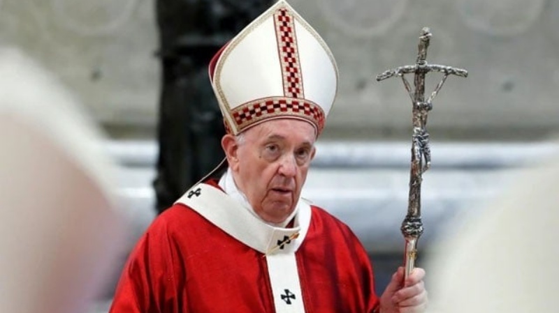 समलैंगिकता कोई अपराध नहीं है, उन्हें चर्च आने की इजाजत है- पोप फ्रांसिस