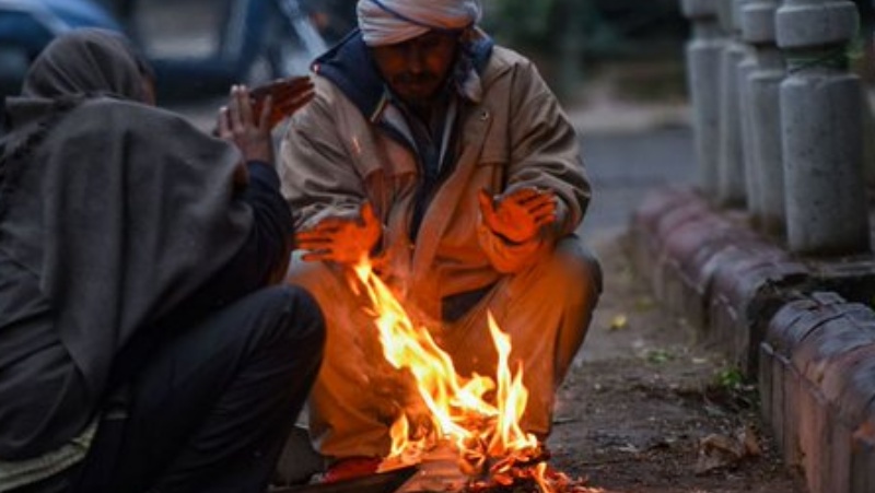 उत्तर भारत में कड़ाके की ठंड ने किया बेहाल