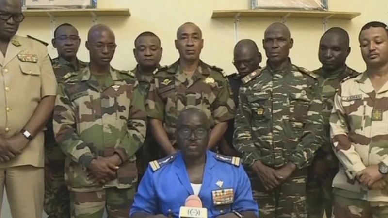 नाइजर में सेना ने राष्ट्रपति बज़ौम की सरकार को उखाड़ फेंका