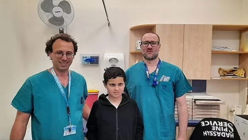 इजरायली डॉक्टरों ने एक फिलिस्तीनी बच्चे का रीढ़ की हड्डी से कटा हुआ सिर दोबारा जोड़ दिया