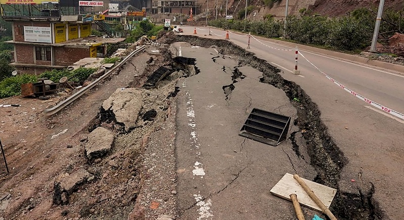 हिमाचल प्रदेश की तबाही के लिए भूवैज्ञानिकों ने भारतीय राष्ट्री या राजमार्ग प्राधिकरण को ठहराया ज़िम्मेदार