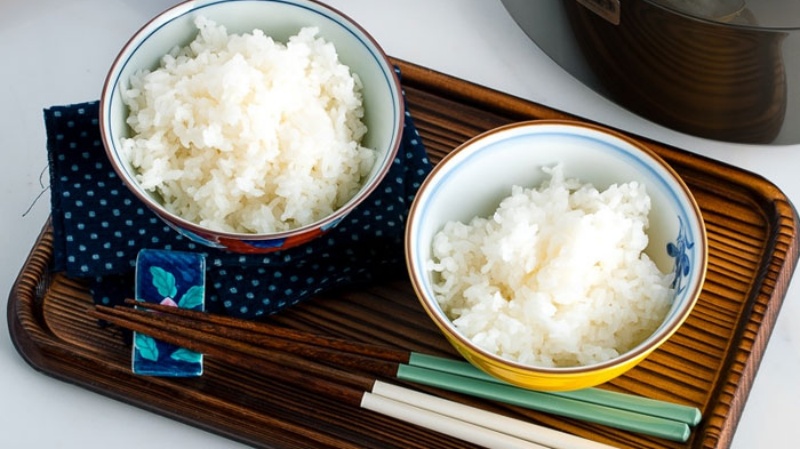 क्या चावल खाने से सच में वजन बढ़ता है? क्या कहते हैं विशेषज्ञ