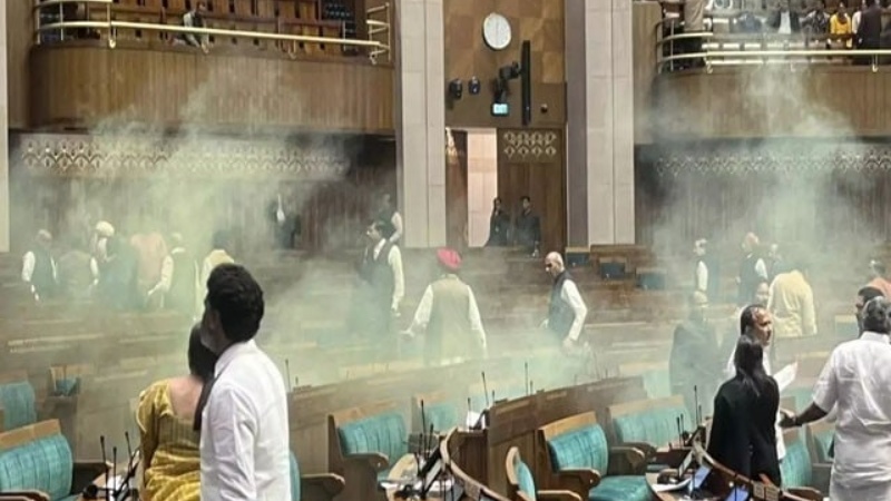 संसद की सुरक्षा में चूक के चलते सात कर्मचारियों को निलंबित किया गया