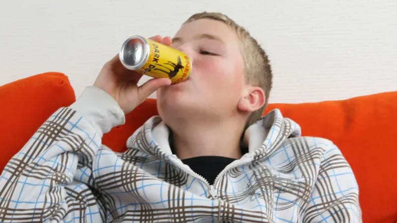 बच्चों को मनोवैज्ञानिक समस्या का शिकार बना रहा है एनर्जी ड्रिंक