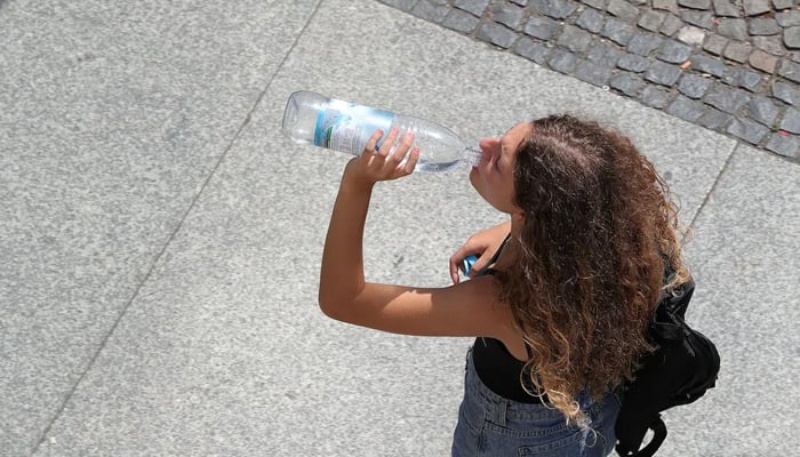 प्लास्टिक की बोतल में पानी पीना कितना खतरनाक हो सकता है?