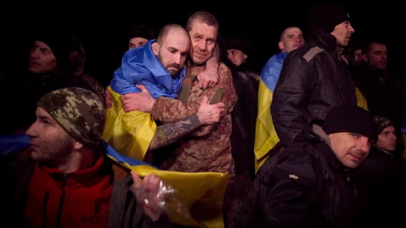 रूस-यूक्रेन के बीच सैकड़ों युद्धबंदियों की अदला-बदली