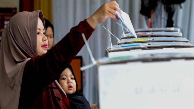 दुनिया के सबसे बड़े राष्ट्रपति चुनाव के लिए इंडोनेशिया में मतदान