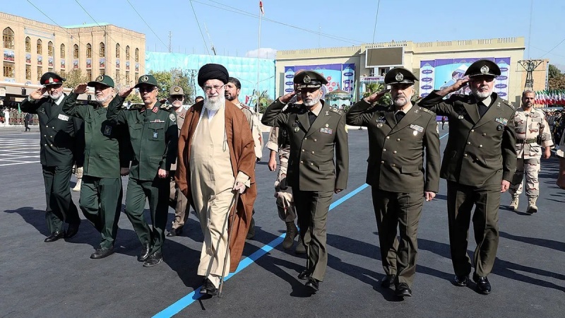 इज़रायल को जवाब देने की तैयारी कर रहे ईरान ने अमरीका को भी संदेश भेजा