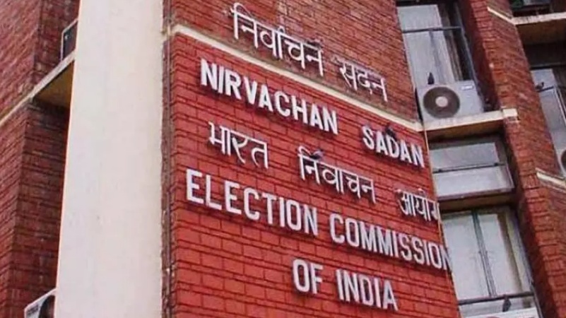 सभी मुद्दों पर चर्चा के लिए तैयार चुनाव आयोग ने राहुल गांधी को दिया निमंत्रण