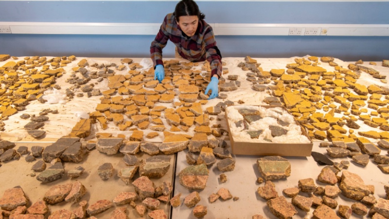 दो हज़ार साल पुरानी पेंटिंग के टुकड़ों 'रोमन लंदन के बेवर्ली हिल्स' का पता देते हैं