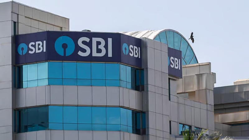 अनिल अंबानी पर स्टेट बैंक ने कई बैंकों से लोन लेकर उसके गलत इस्तेमाल का आरोप लगाया