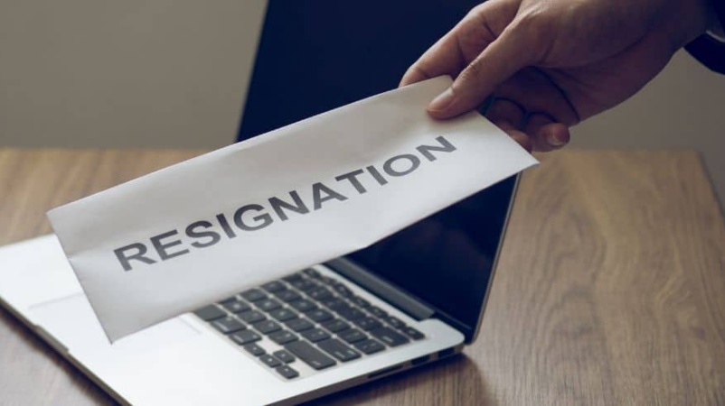 वायरल हुआ कर्मचारी का अनोखा इस्तीफ़ा- 'सर मैं बिक गया'