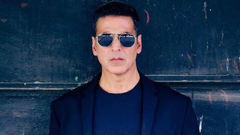 जापानी व्यक्ति ने मज़ाक उड़ाए जाने के बाद अपनी लंबी और नुकीली ठुड्डी को कमाई का ज़रिया बना लिया