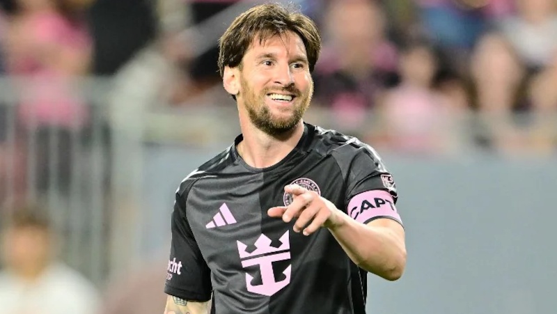 बुज़ुर्ग ने ऑनलाइन देखी गई एआई महिला से प्यार होने के बाद अपनी पत्नी से तलाक मांगा