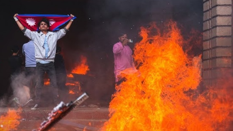 प्रधानमंत्री के इस्तीफे के बाद भी नेपाल में विरोध प्रदर्शन हिंसक हो गया