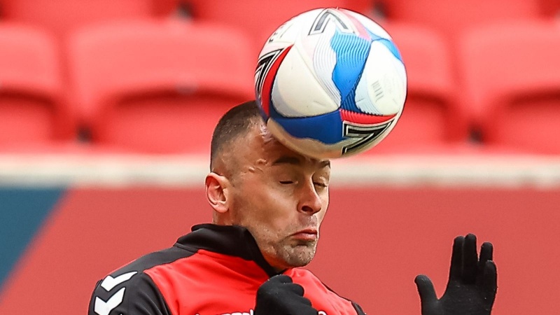 फुटबॉल को सिर से मारने पर मानसिक स्वास्थ्य प्रभावित हो सकता है