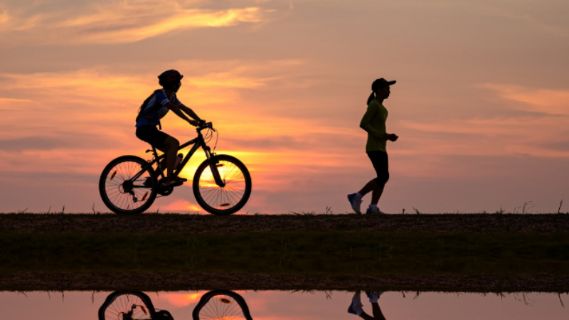 साइकिल चलाने की आदत डिमेंशिया से बचा सकती है: शोध