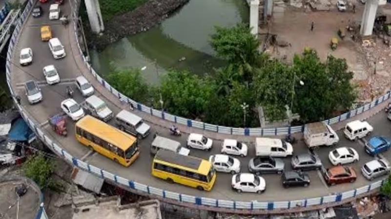 मैदानों में बारिश और पहाड़ों पर बर्फबारी के साथ ठंड ने दी दस्तक