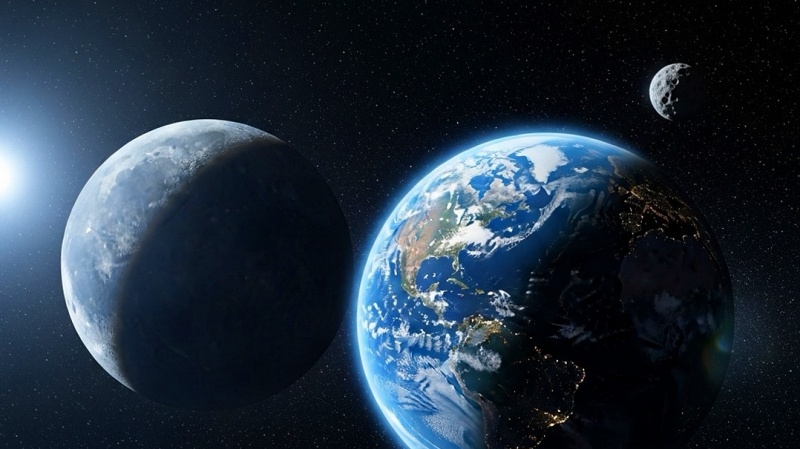 धरती के पास न नज़र आने वाला एक नन्हा चांद भी हैं