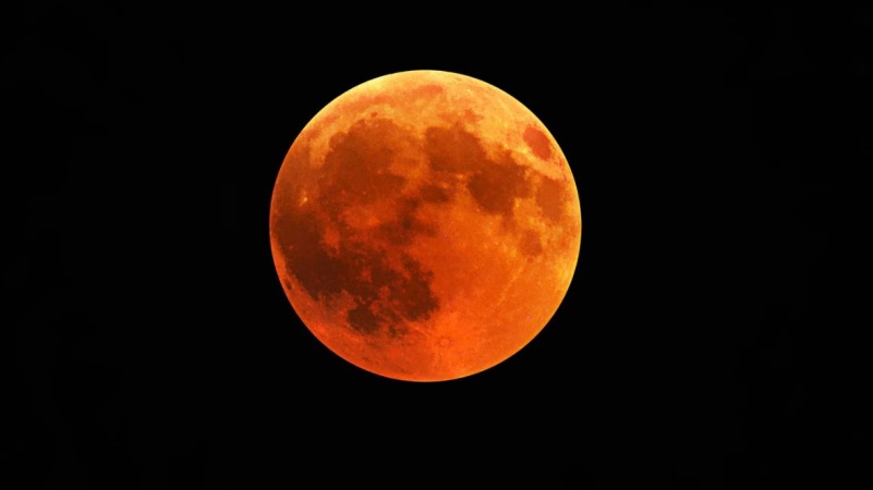आसमान में नज़र आया साल का सबसे बड़ा ‘बीवर सुपरमून’