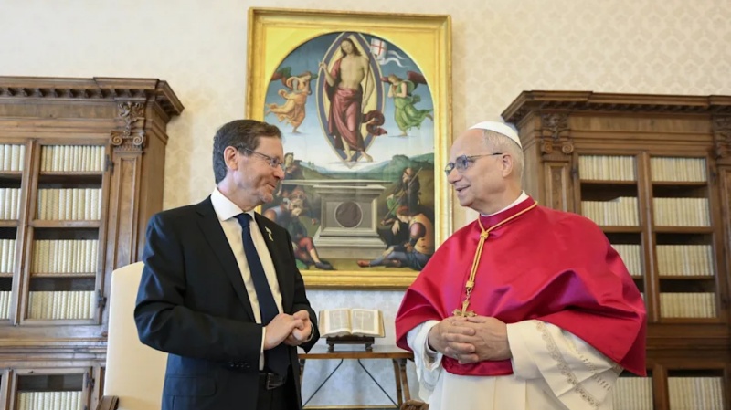 पोप लियो ने इज़राइल-फ़िलिस्तीन झगड़े के लिए दो-राज्य समाधान पर ज़ोर दिया