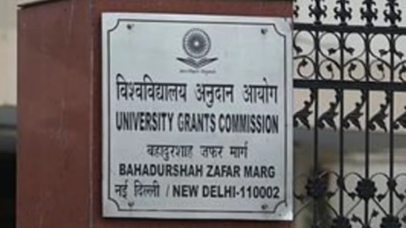 ‘शांति से रहो, ये मुल्क हमारा है’, ए आर रहमान विवाद पर वहीदा रहमान का जवाब