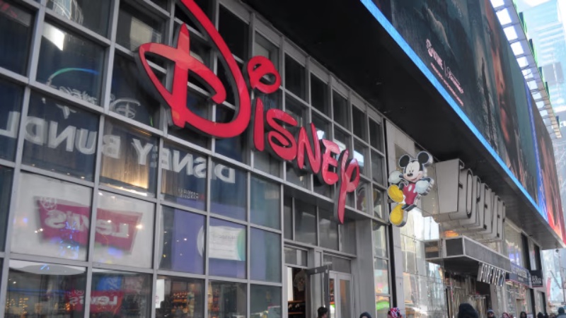 फ्रांस भी 15 साल से कम उम्र के बच्चों के लिए सोशल मीडिया पर बैन लगाने को तैयार है