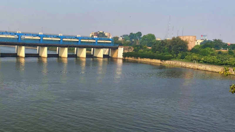 सैलानियों की सुविधा देने वाला लग्जरी टूरिस्ट क्रूज लखनऊ की गोमती नदी में उतरेगा