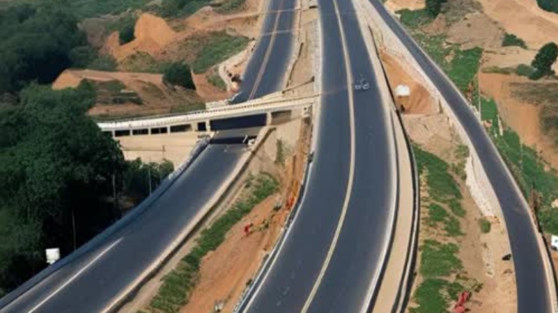 लखनऊ-कानपुर एक्सप्रेस-वे पर अब जल्दी ही दौड़ सकेंगे वाहन